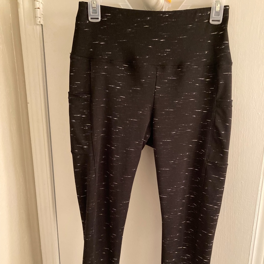 SHOSHO LEGGING- Black Patterned- Size Large